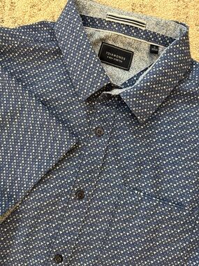 7Diamonds 4 Way Stretch Button Up Short Sleeve Shirt Cosmic Empire Sz M